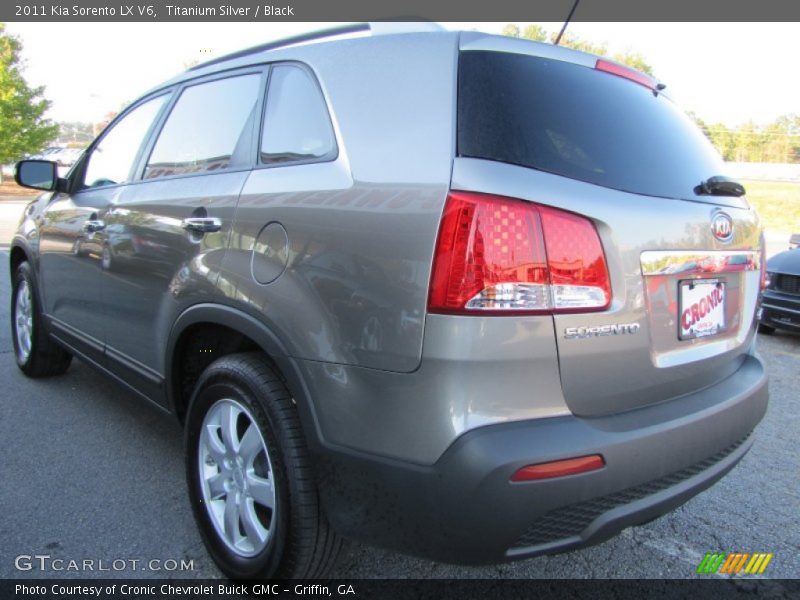 Titanium Silver / Black 2011 Kia Sorento LX V6