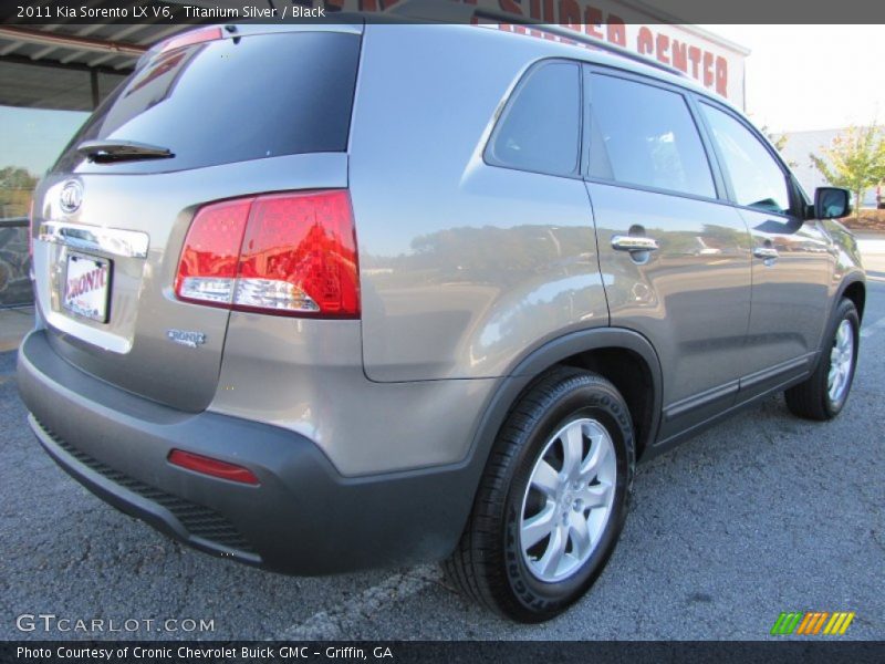 Titanium Silver / Black 2011 Kia Sorento LX V6