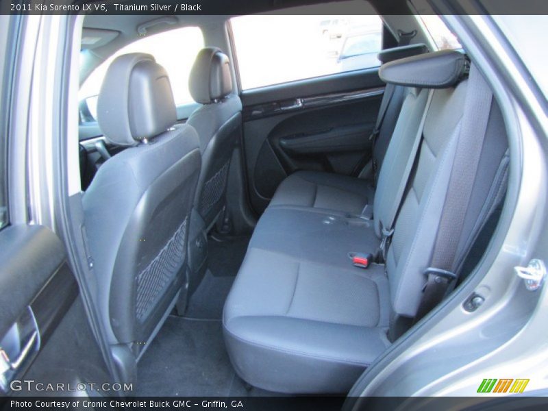 Titanium Silver / Black 2011 Kia Sorento LX V6