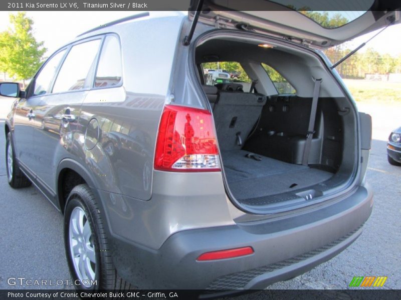 Titanium Silver / Black 2011 Kia Sorento LX V6
