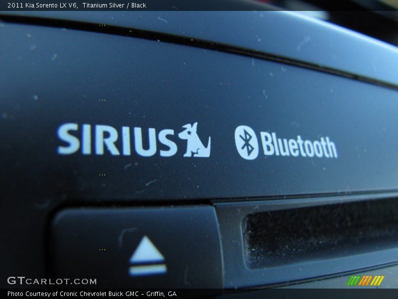Titanium Silver / Black 2011 Kia Sorento LX V6