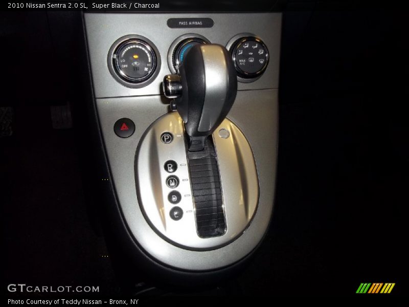 Super Black / Charcoal 2010 Nissan Sentra 2.0 SL
