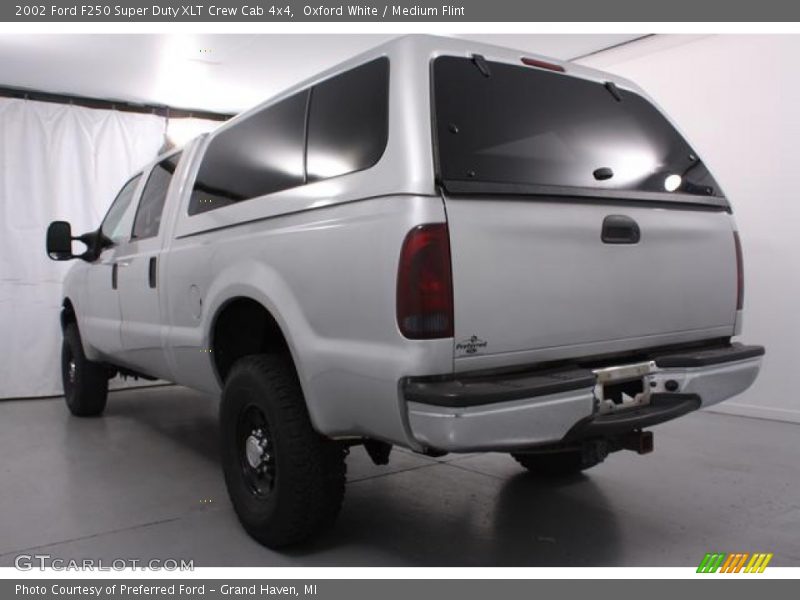 Oxford White / Medium Flint 2002 Ford F250 Super Duty XLT Crew Cab 4x4