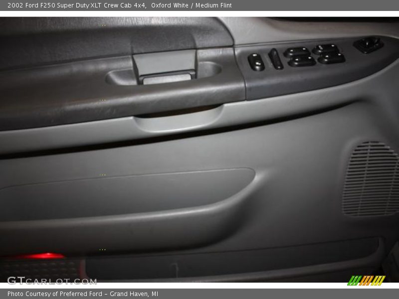 Oxford White / Medium Flint 2002 Ford F250 Super Duty XLT Crew Cab 4x4