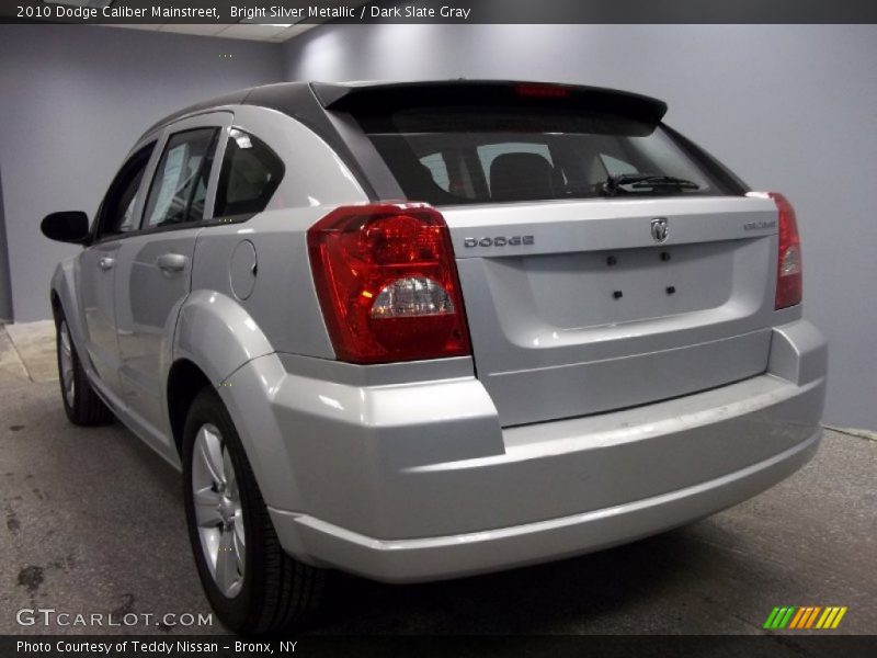 Bright Silver Metallic / Dark Slate Gray 2010 Dodge Caliber Mainstreet