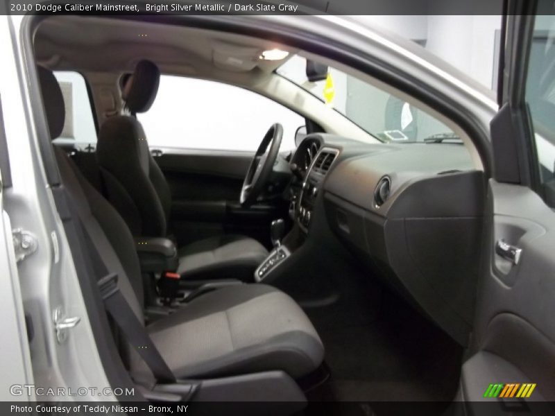 Bright Silver Metallic / Dark Slate Gray 2010 Dodge Caliber Mainstreet