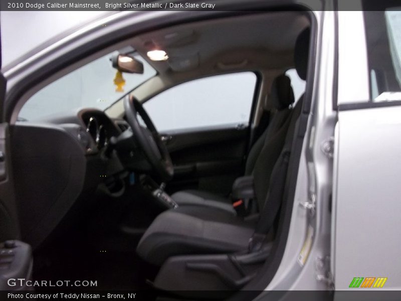 Bright Silver Metallic / Dark Slate Gray 2010 Dodge Caliber Mainstreet