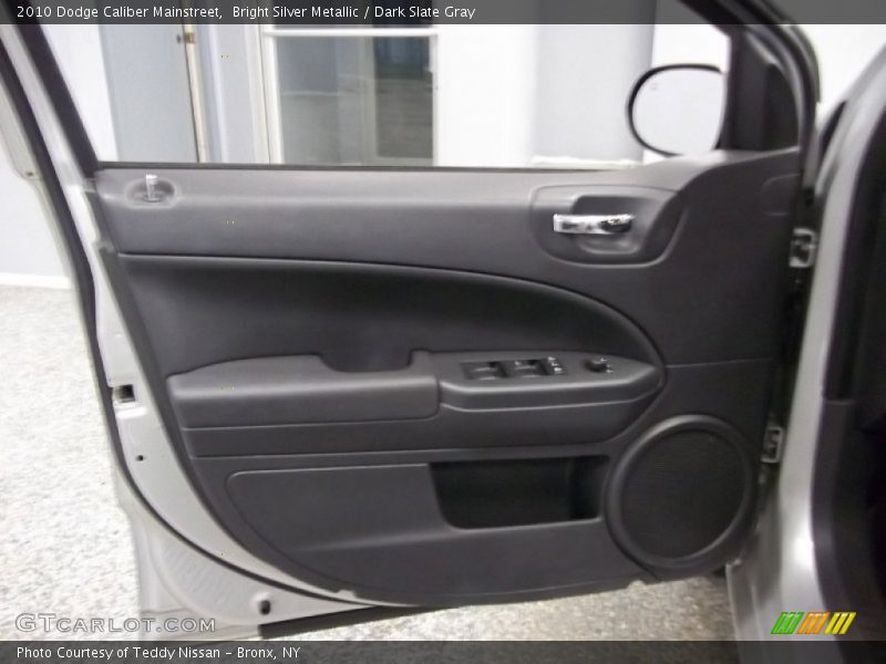 Bright Silver Metallic / Dark Slate Gray 2010 Dodge Caliber Mainstreet