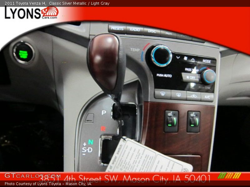Classic Silver Metallic / Light Gray 2011 Toyota Venza I4