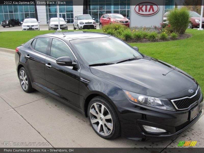 Front 3/4 View of 2012 Optima SX