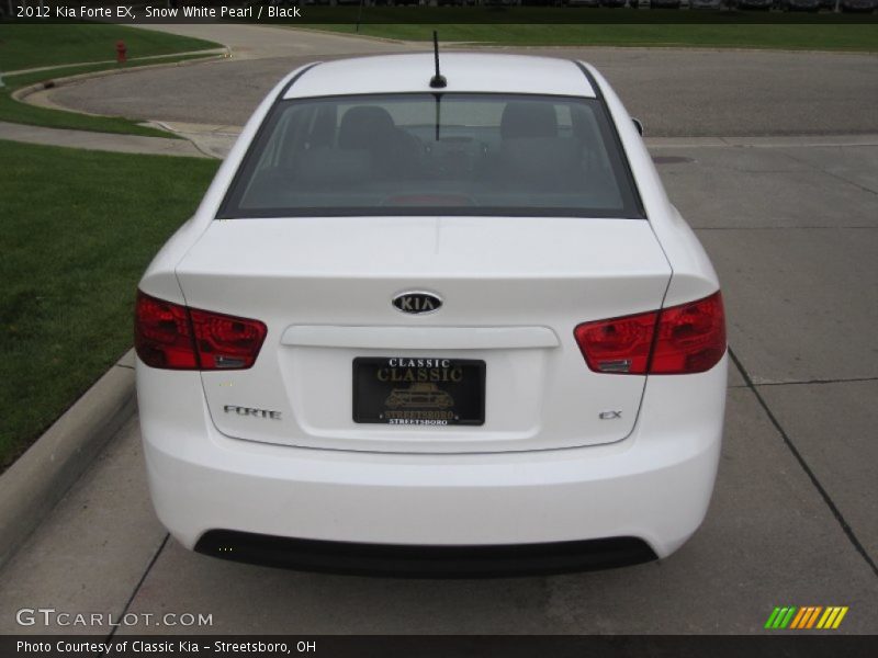 Snow White Pearl / Black 2012 Kia Forte EX