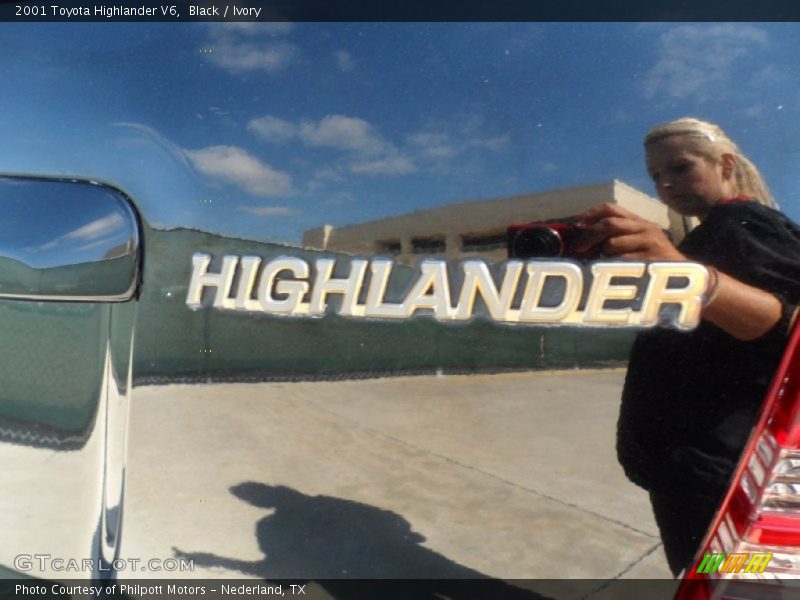 Black / Ivory 2001 Toyota Highlander V6