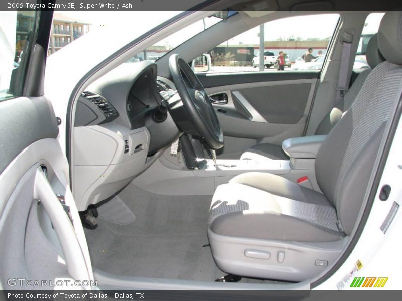 Super White / Ash 2009 Toyota Camry SE