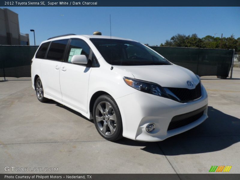 Super White / Dark Charcoal 2012 Toyota Sienna SE