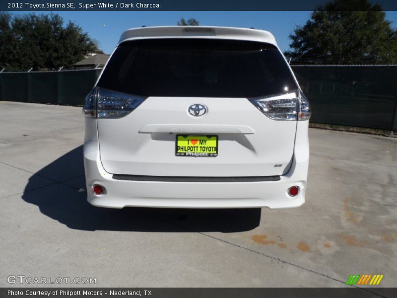 Super White / Dark Charcoal 2012 Toyota Sienna SE