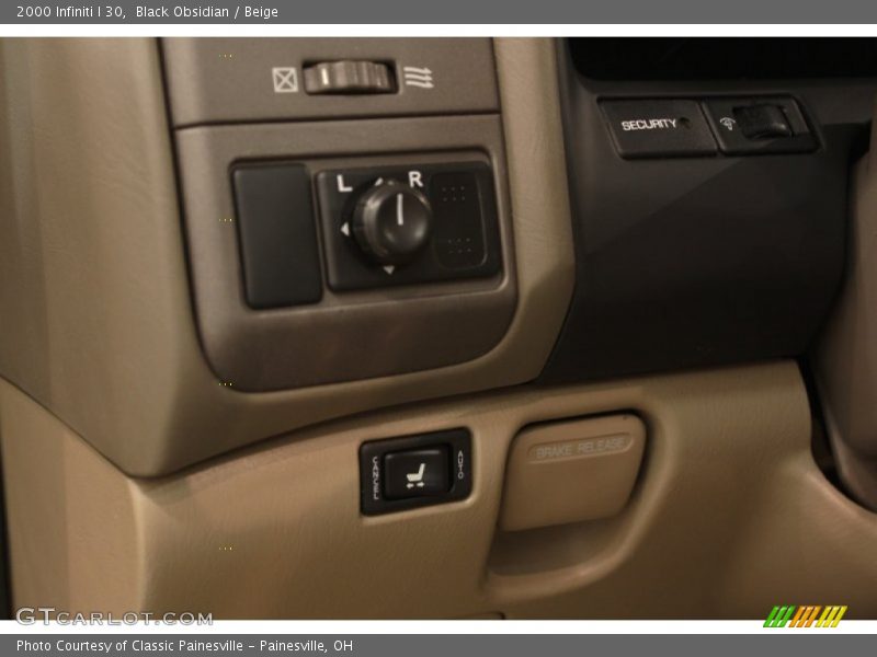 Black Obsidian / Beige 2000 Infiniti I 30