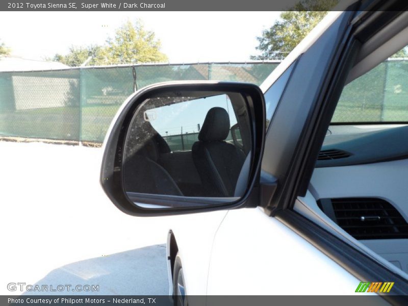 Super White / Dark Charcoal 2012 Toyota Sienna SE