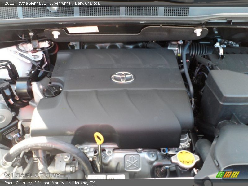 Super White / Dark Charcoal 2012 Toyota Sienna SE
