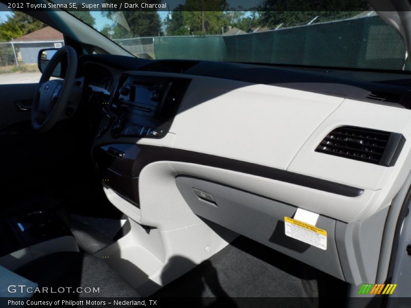 Super White / Dark Charcoal 2012 Toyota Sienna SE