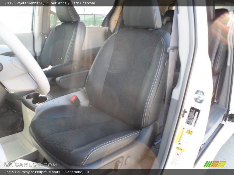 Super White / Dark Charcoal 2012 Toyota Sienna SE