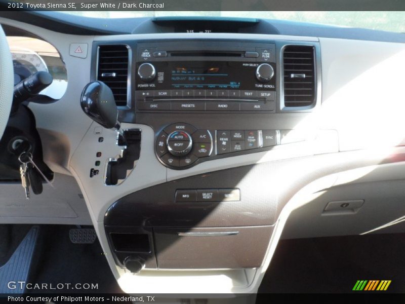 Super White / Dark Charcoal 2012 Toyota Sienna SE
