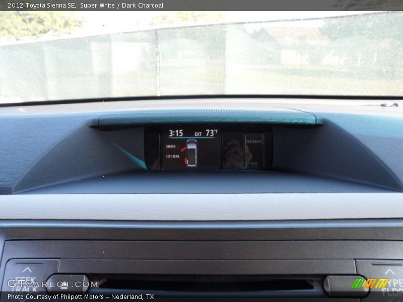Super White / Dark Charcoal 2012 Toyota Sienna SE