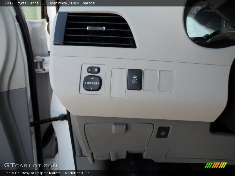 Controls of 2012 Sienna SE