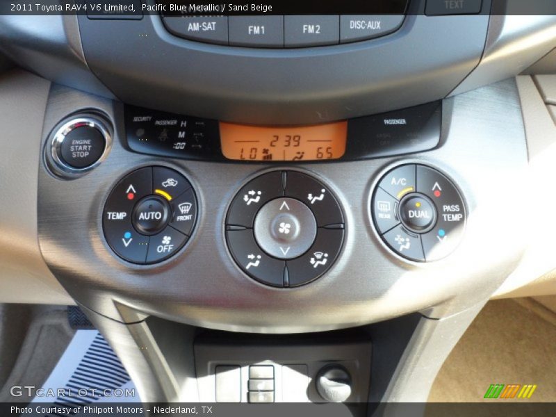 Controls of 2011 RAV4 V6 Limited