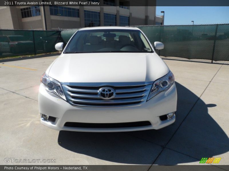 Blizzard White Pearl / Ivory 2011 Toyota Avalon Limited
