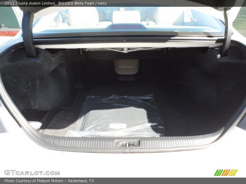 Blizzard White Pearl / Ivory 2011 Toyota Avalon Limited