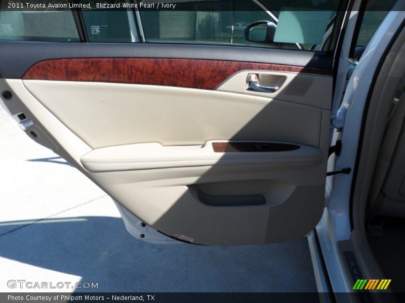 Blizzard White Pearl / Ivory 2011 Toyota Avalon Limited