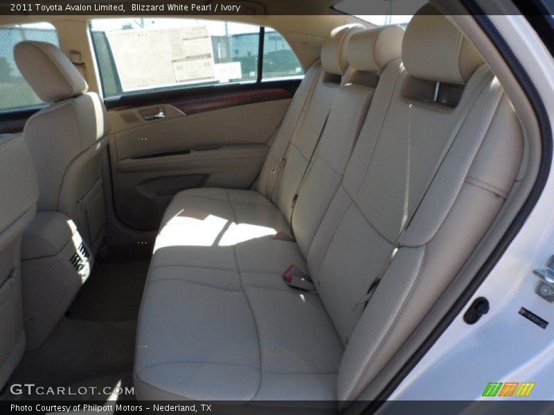 Blizzard White Pearl / Ivory 2011 Toyota Avalon Limited