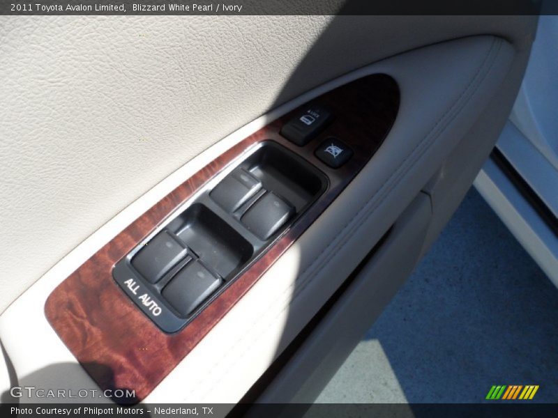Blizzard White Pearl / Ivory 2011 Toyota Avalon Limited