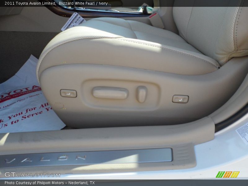 Blizzard White Pearl / Ivory 2011 Toyota Avalon Limited