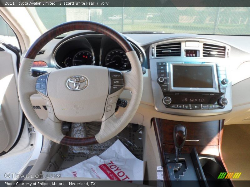 Blizzard White Pearl / Ivory 2011 Toyota Avalon Limited