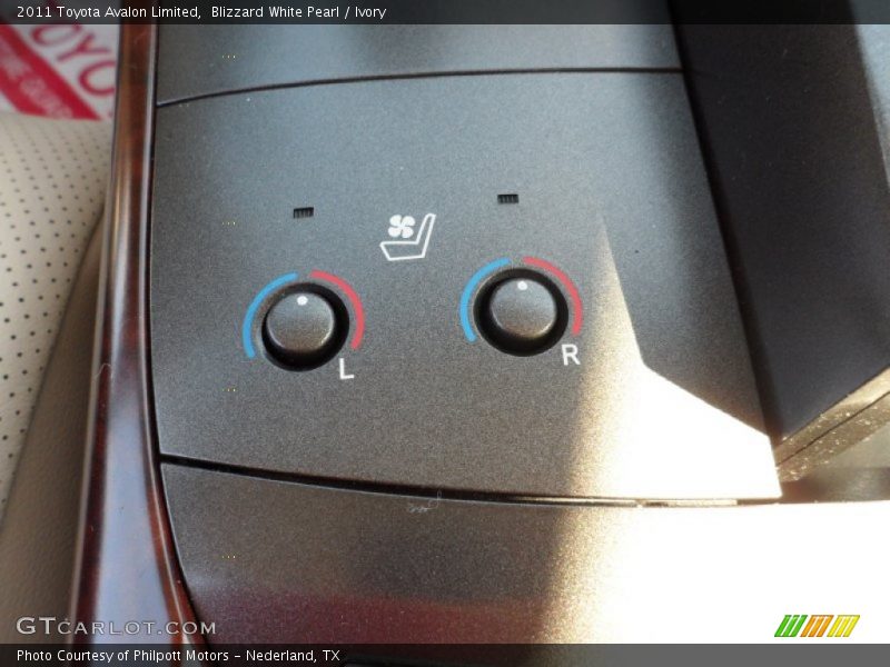 Blizzard White Pearl / Ivory 2011 Toyota Avalon Limited