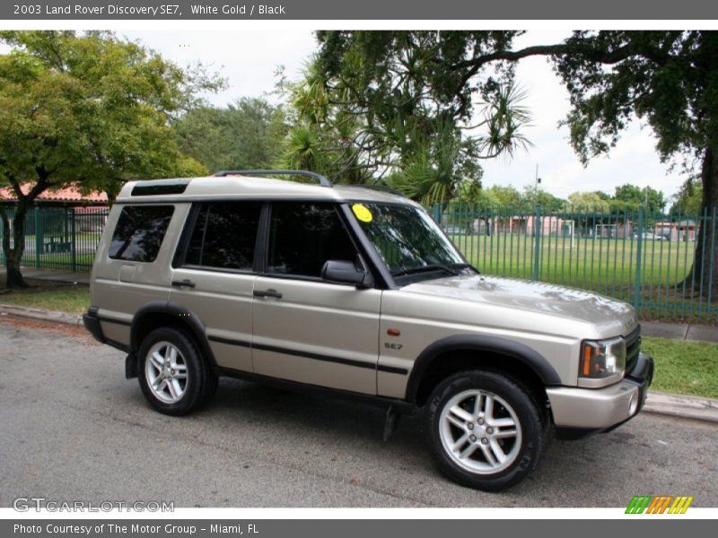 White Gold / Black 2003 Land Rover Discovery SE7