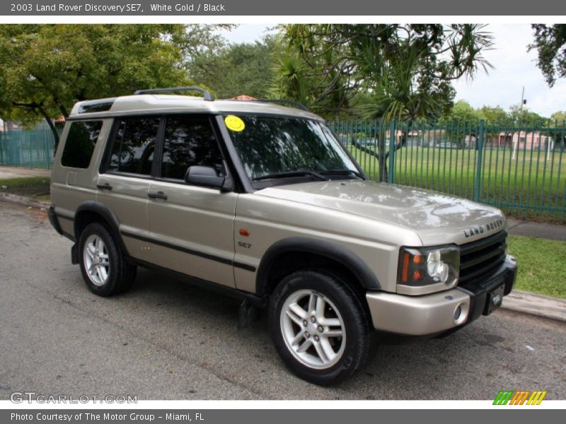 White Gold / Black 2003 Land Rover Discovery SE7