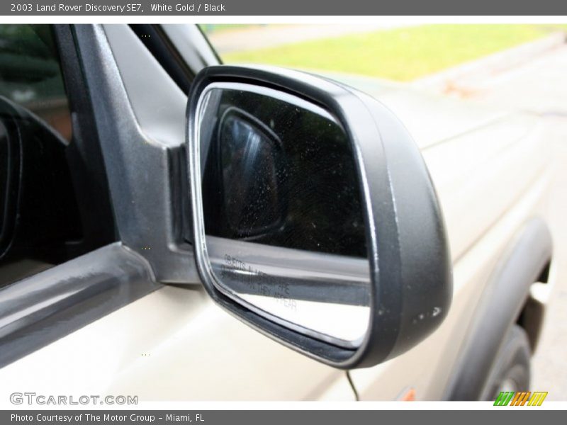 White Gold / Black 2003 Land Rover Discovery SE7
