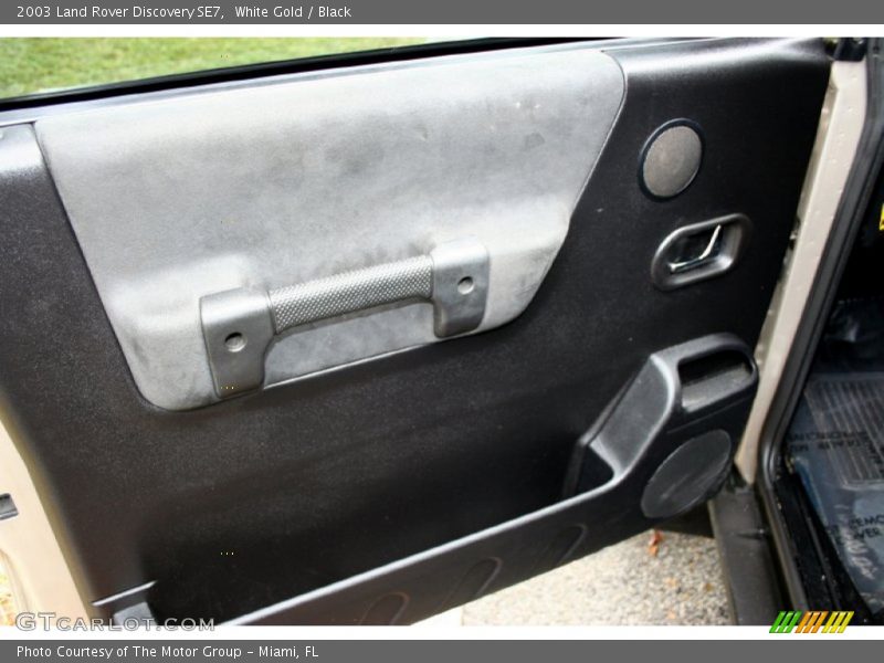 White Gold / Black 2003 Land Rover Discovery SE7