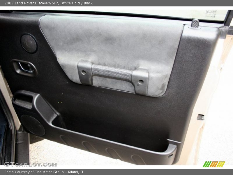 White Gold / Black 2003 Land Rover Discovery SE7