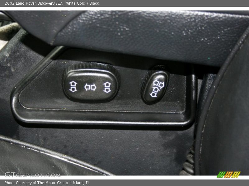 White Gold / Black 2003 Land Rover Discovery SE7