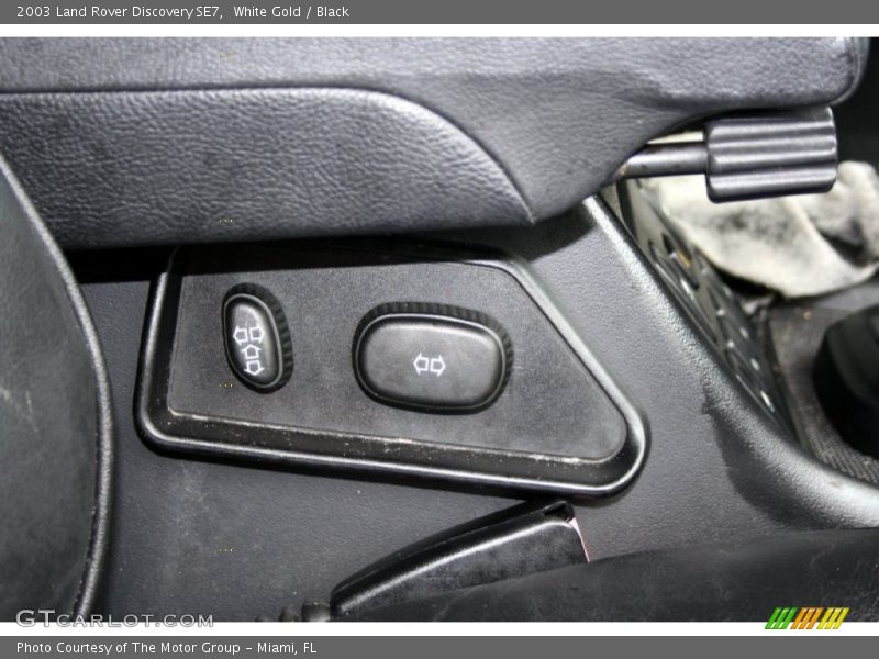 White Gold / Black 2003 Land Rover Discovery SE7