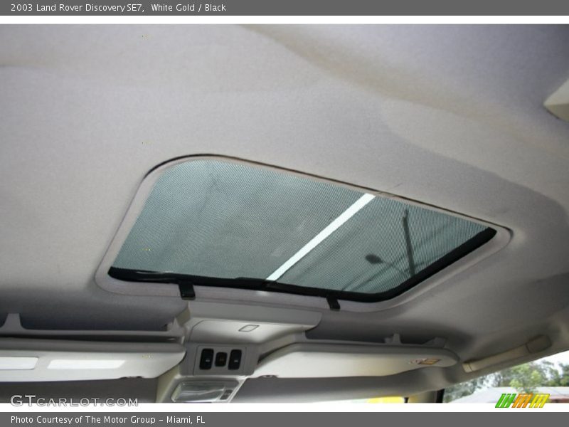 White Gold / Black 2003 Land Rover Discovery SE7