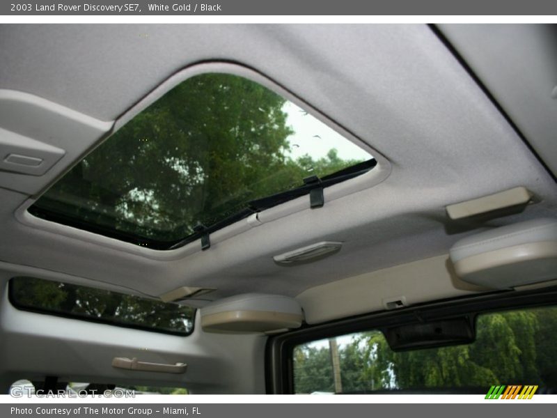 White Gold / Black 2003 Land Rover Discovery SE7