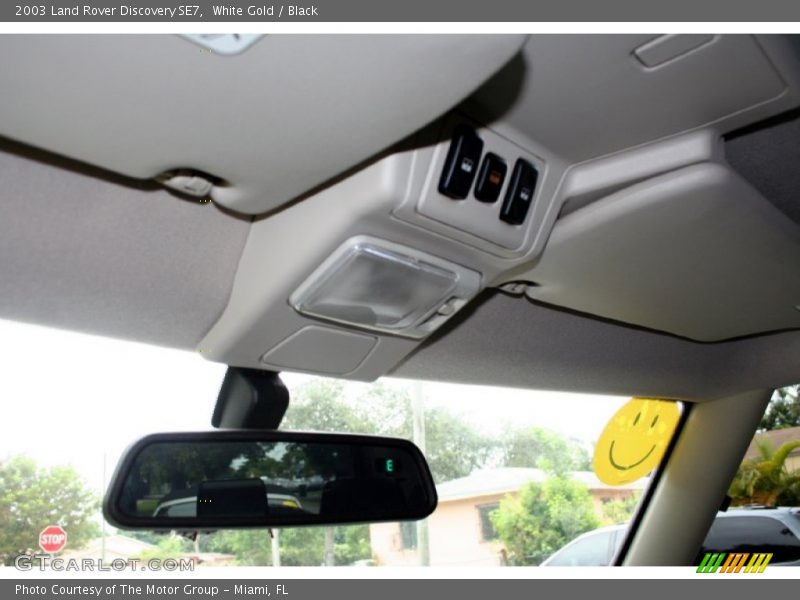 White Gold / Black 2003 Land Rover Discovery SE7
