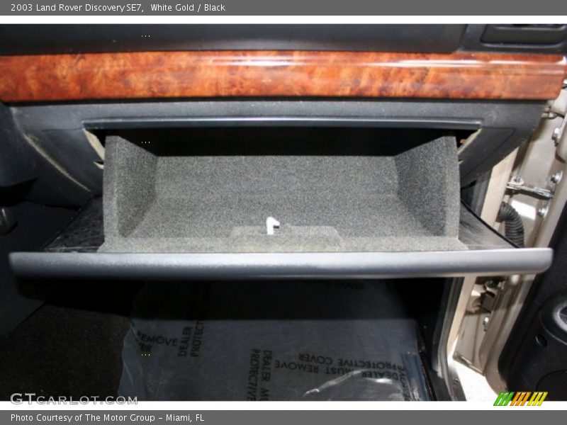 White Gold / Black 2003 Land Rover Discovery SE7