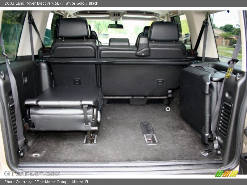 White Gold / Black 2003 Land Rover Discovery SE7