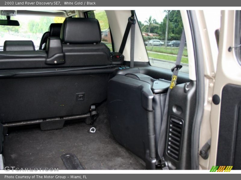 White Gold / Black 2003 Land Rover Discovery SE7