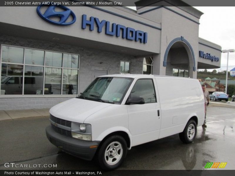 Summit White / Medium Gray 2005 Chevrolet Astro AWD Cargo Van